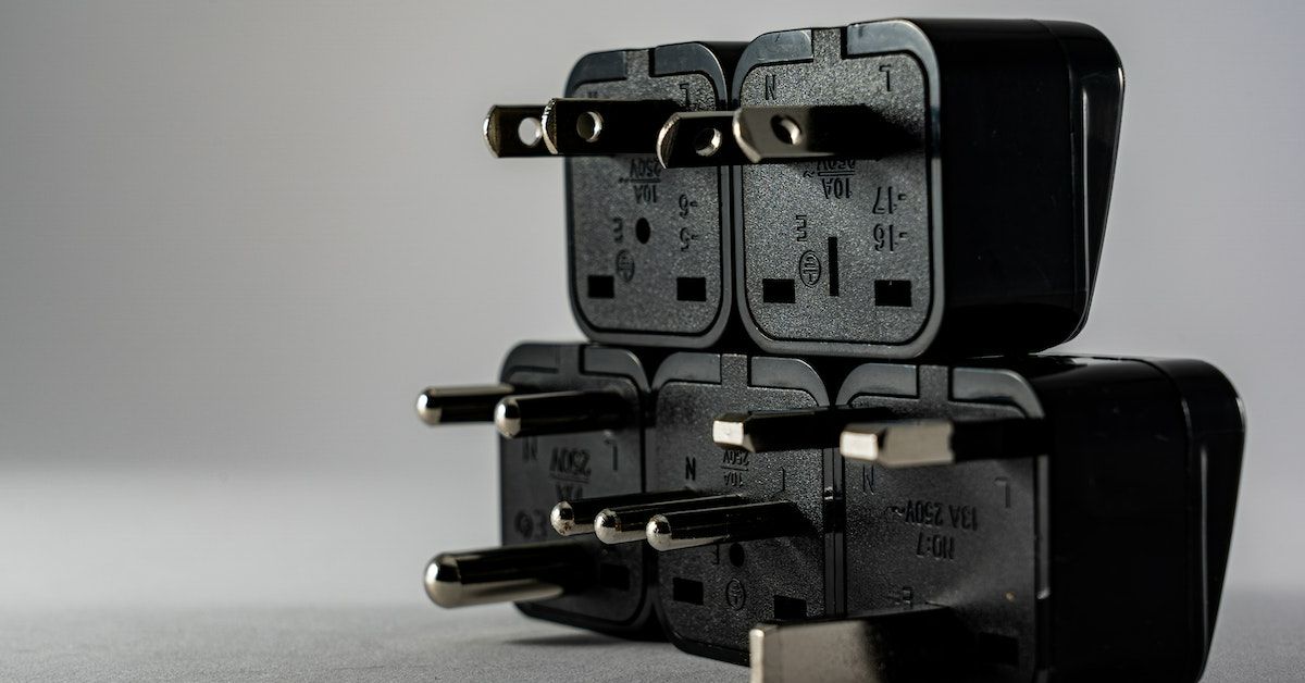 220V