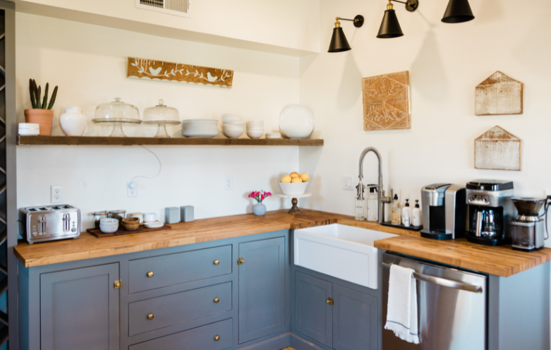 Uma iluminação para bancada e iluminação para cozinha feita da forma correta.