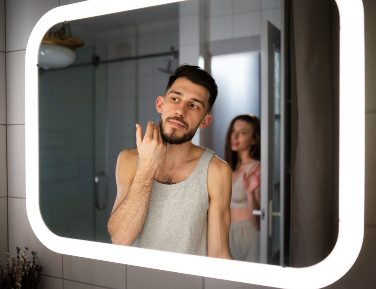 Espelho com LED no banheiro